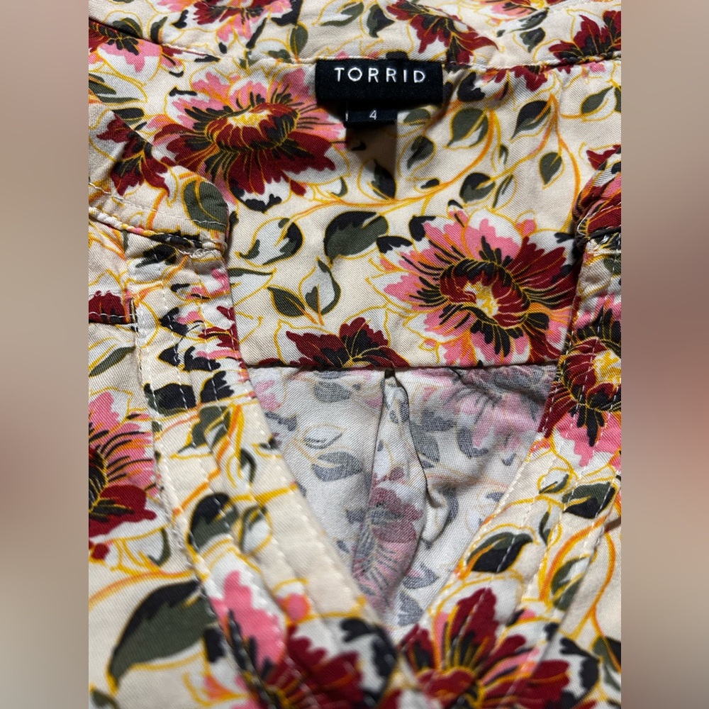 Torrid Harper‎ Floral Blouse 4 4X Yellow Cream Pink 3/4 Sleeve V Neck - Picture 6 of 8